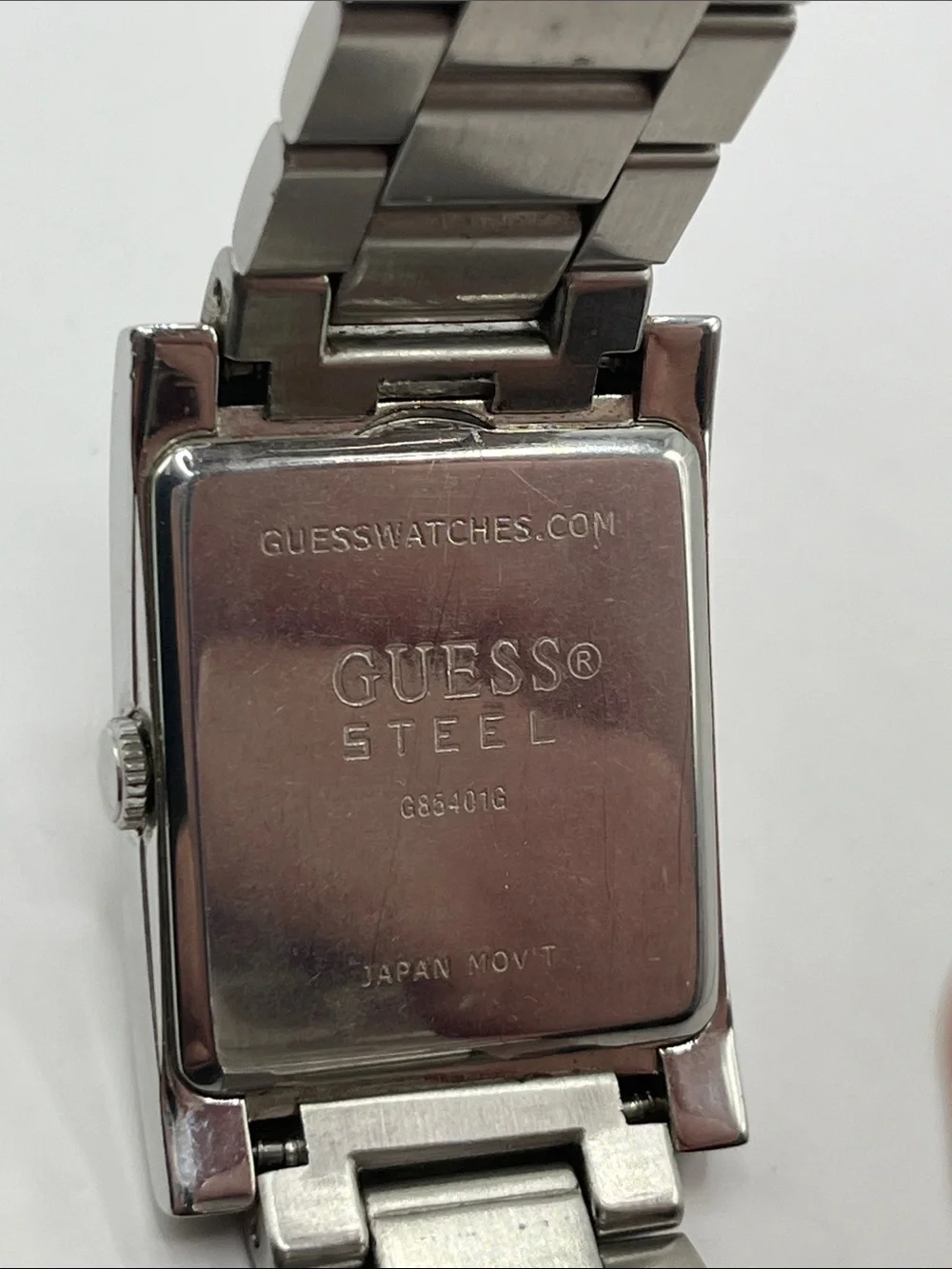 GUESS Men G85401G Fashion Sunburst Silver Tone Quartz Analog 28mm new battery